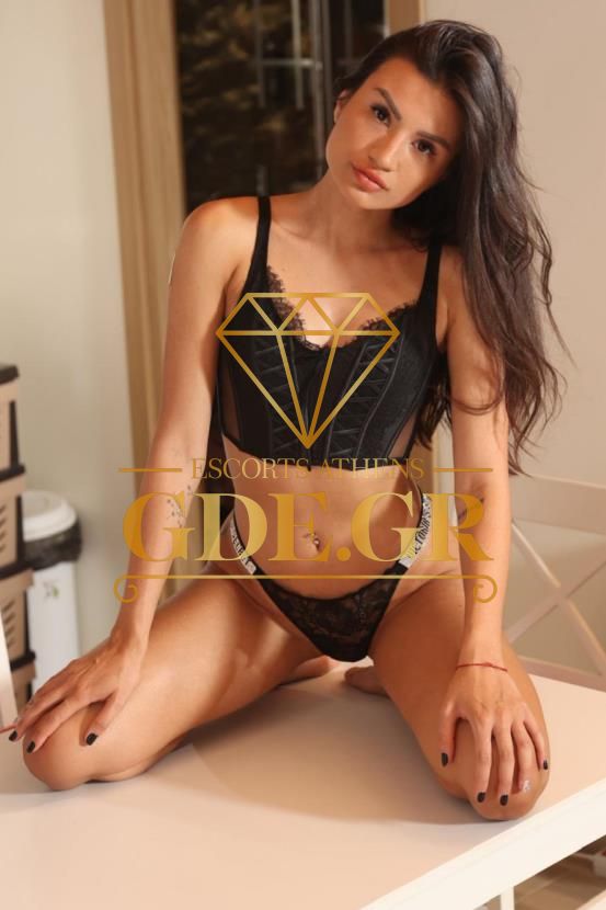 GABRIELLA-SKINNY-LATIN-GDE-MODEL-IN-ATHENS-9