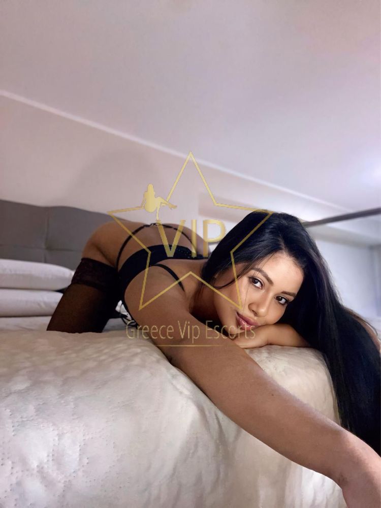 ESCORT-ATHENS-LARISSA-SEXY-ESCORTS-ATHENS-GIRLS-4