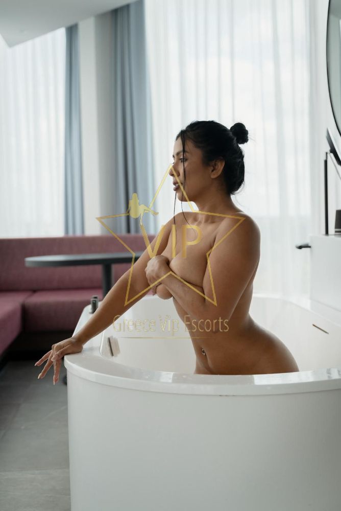 ESCORT-ATHENS-LARISSA-SEXY-ESCORTS-ATHENS-GIRLS-13