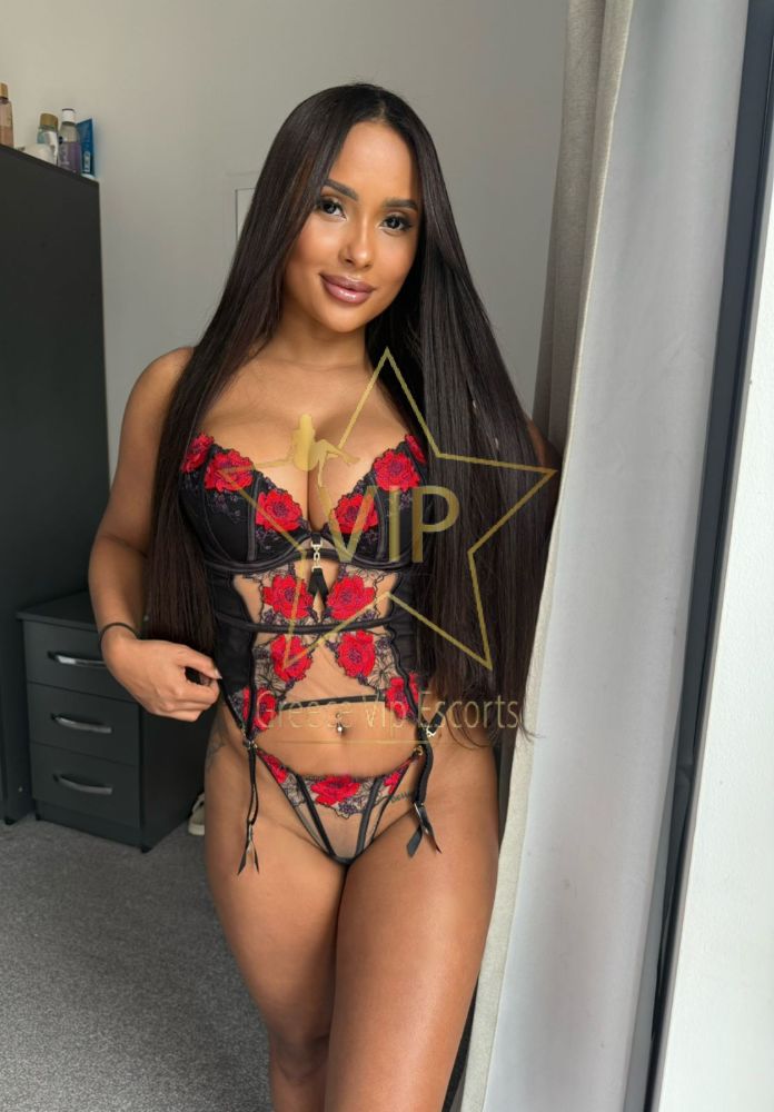 ESCORT-ATHENS-ISA-ESCORTS-IN-ATHENS-SEX-NOW-10