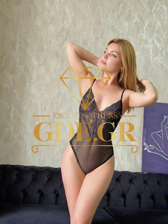 HOT-RED-HEAD-ESCORT-MILLA-5