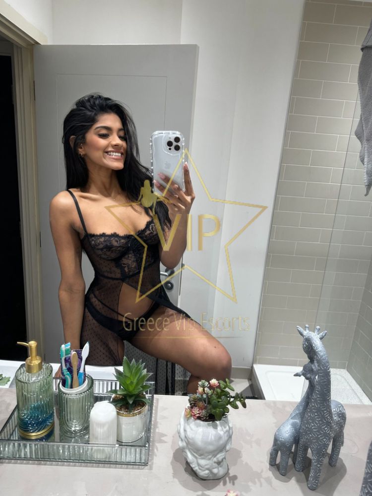 ESCORT-ATHENS-EMMA-SEXY-GIRL-PETITE-ESCORTS-5