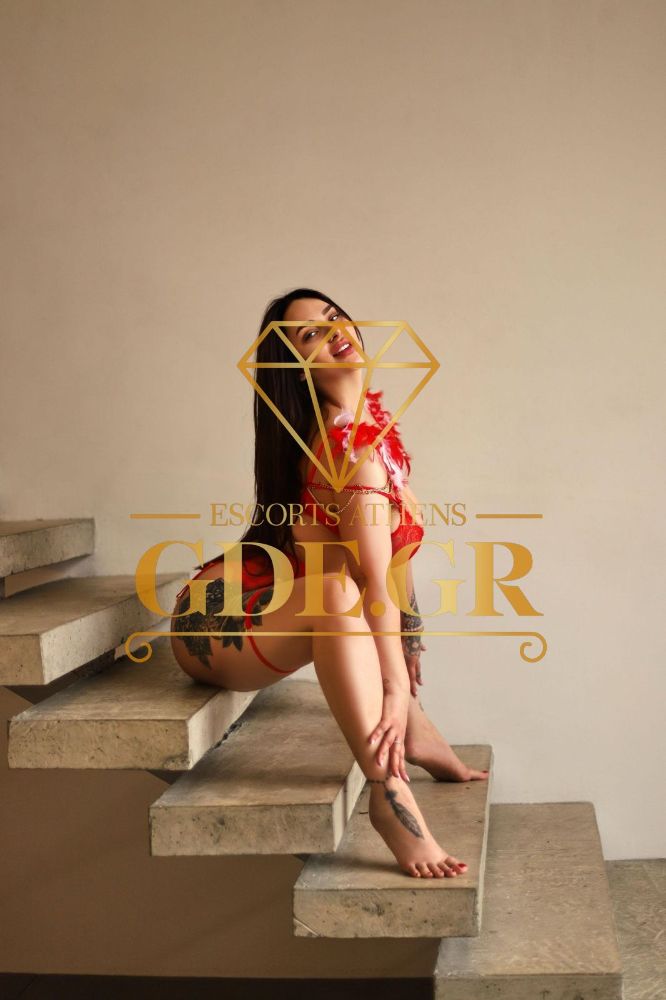 BUSTY-HOT-UKRAINIAN-VISITA-IN-ATHENS-DARIA-GDE-1