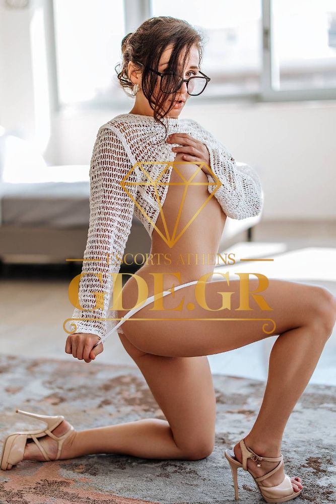 UKRANIAN-ATHENS-ESCORT-NICOLE-5