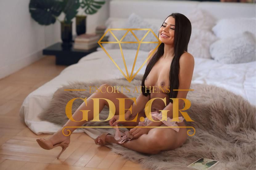 SENSUAL-BRUNETTE-LATIN-ESCORT-IN-ATHENS-MALENA-5