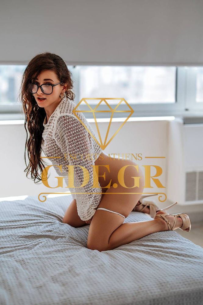 UKRANIAN-ATHENS-ESCORT-NICOLE-3