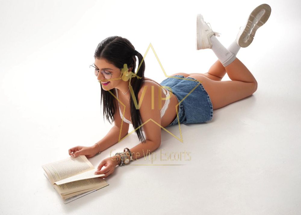 ESCORT-ATHENS-AGATHA-GREECE-ESCORTS-SEXY-VIP-2