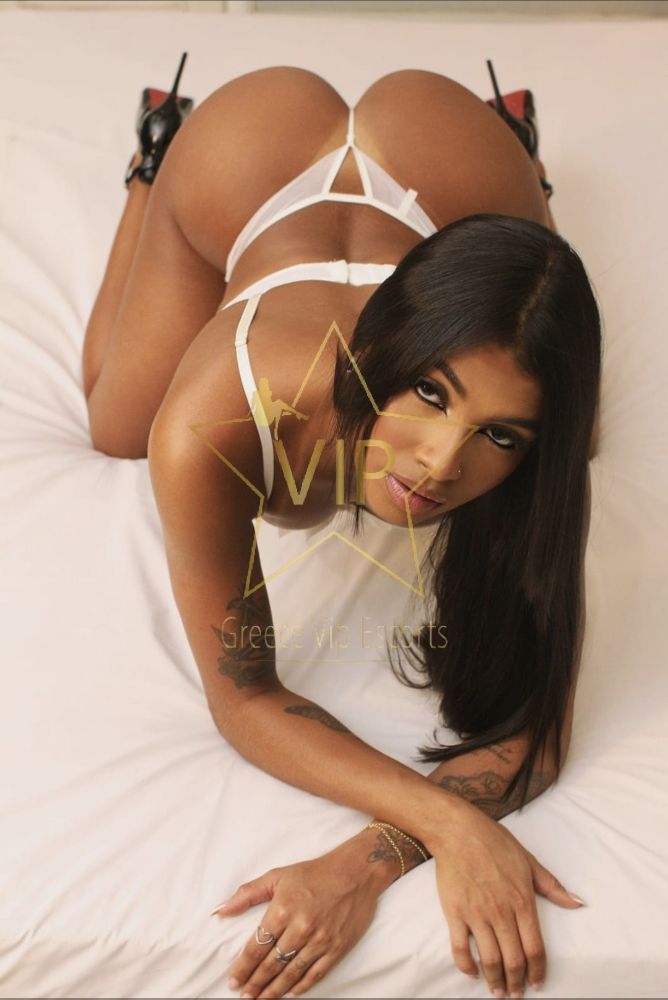 Escort-Athens-Cloe-Vip-Escorts-Athens-Glamour-Escorts-Athens-Escorts-Stars-Sex-Athens-9