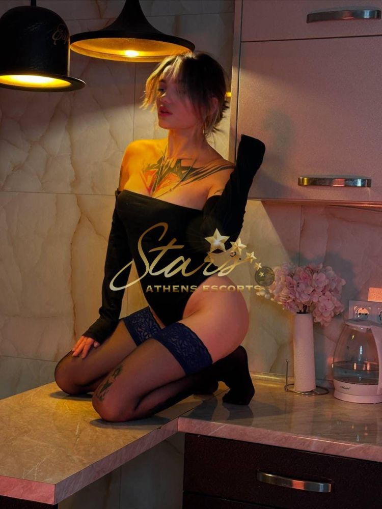 LIA-ATHENS-ESCORT-STARS-7